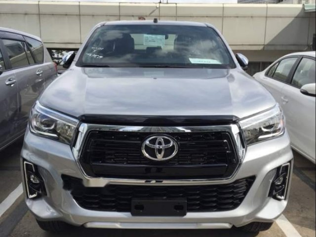 Bán Toyota Hilux 2019, màu bạc, nhập khẩu 0