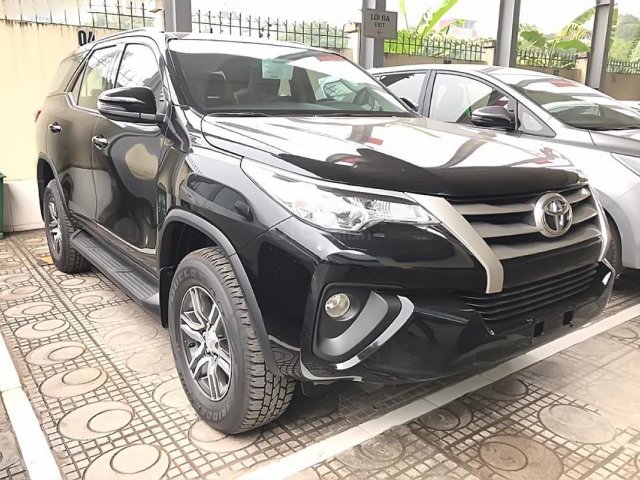 Bán Toyota Fortuner 2.4G 4x2 MT 2019, màu đen, xe nhập  