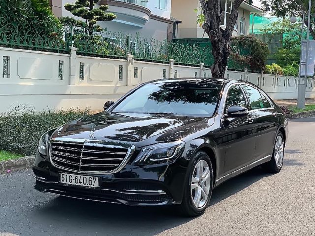 Bán xe Mercedes S450 đời 2018, màu đen như mới