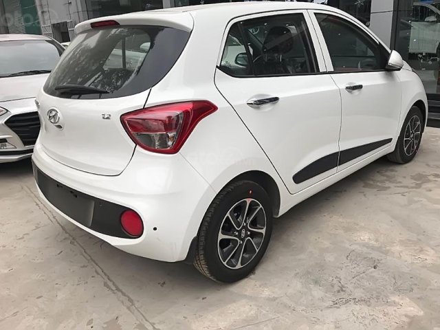 Bán Hyundai Grand i10 1.2 AT sản xuất năm 2019, màu trắng giá cạnh tranh