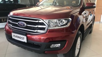 Ford Everest Ambiente 2019, nhập khẩu giá sốc tháng 5/20190