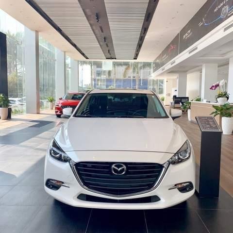 Bán xe Mazda 3 năm sản xuất 2019, màu trắng, giá tốt