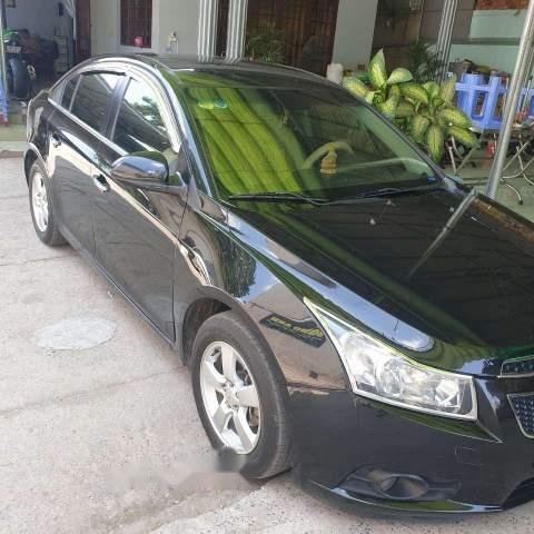 Cần bán lại xe Chevrolet Cruze sản xuất năm 2011, màu đen