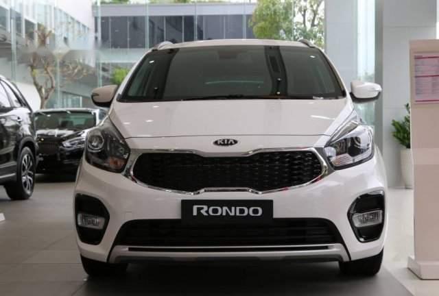 Bán ô tô Kia Rondo sản xuất năm 2019, màu trắng