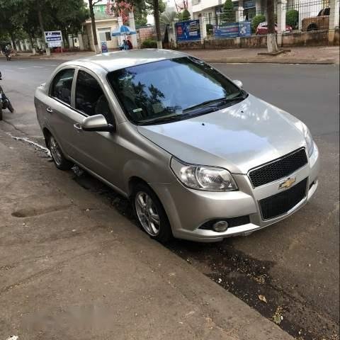 Bán xe Chevrolet Aveo sản xuất 2015, màu bạc, số sàn0