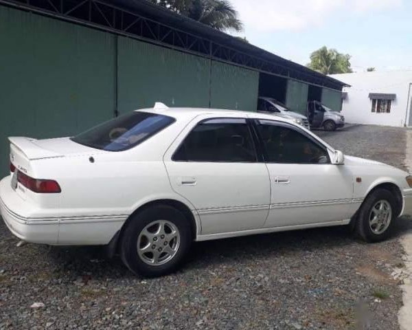 Cần bán lại xe Toyota Camry năm 1998, nhập khẩu nguyên chiếc