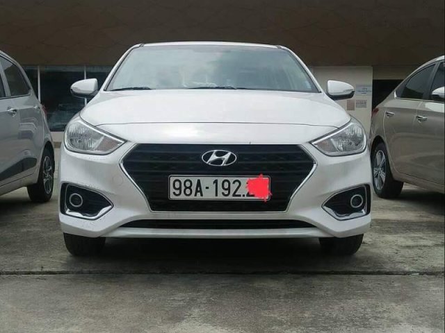 Chính chủ bán lại xe Hyundai Accent 1.4MT đời 2018, màu trắng, nhập khẩu