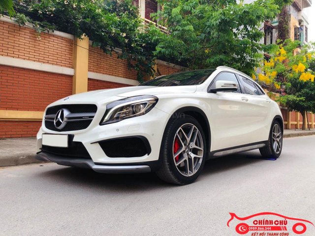 Bán Mercedes GLA45 AMG model 2017 màu trắng, nhập khẩu nguyên chiếc, cần số vuông0