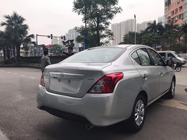 Cần bán Nissan Sunny năm sản xuất 2019, màu bạc0