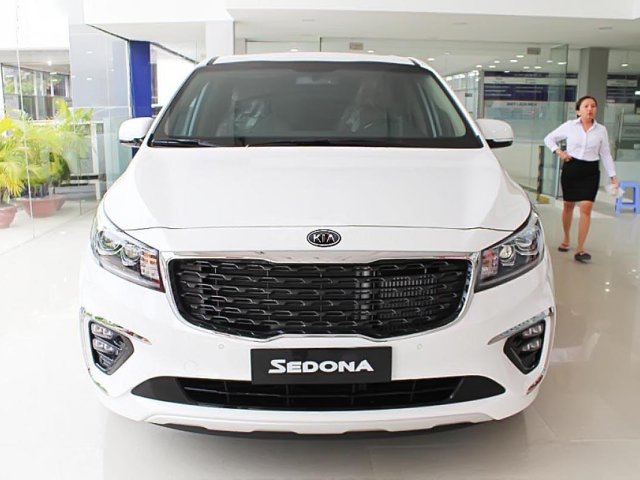 Bán xe Kia Sedona Platinum D năm sản xuất 2019, màu trắng