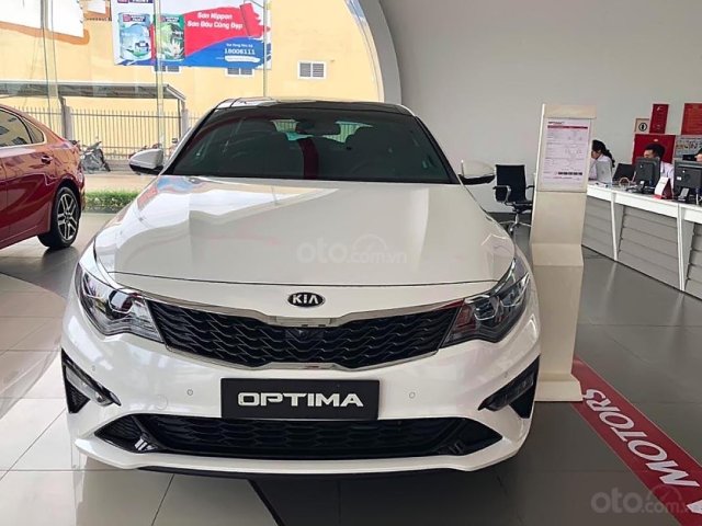 Bán Kia Optima 2.4 GT line đời 2019, màu trắng