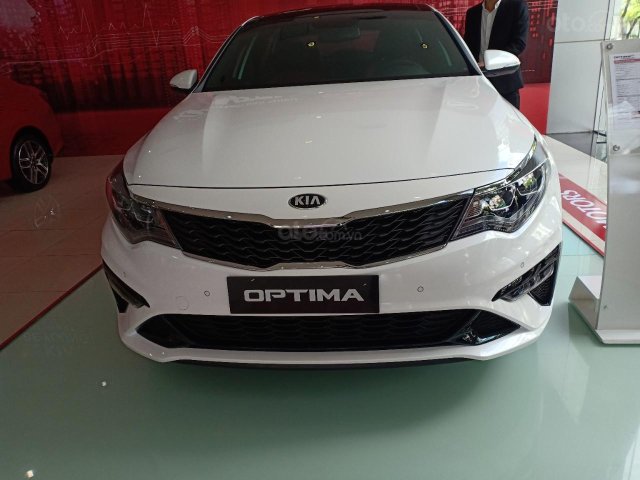 Cần bán xe Kia Optima GT Line sản xuất 2019, màu trắng0