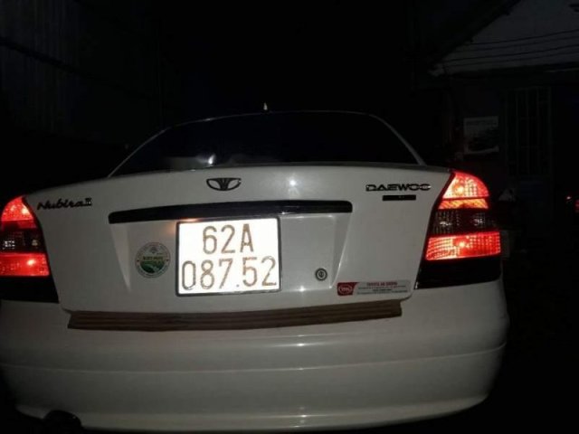 Bán Daewoo Nubira MT năm 2004, màu trắng, 4 vỏ mới