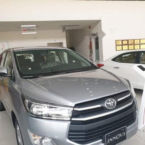 Bán xe Toyota Innova sản xuất năm 2019, màu bạc