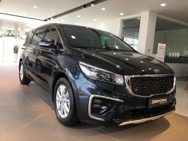 Bán Kia Sedona phiên bản 2019, giá sập sàn