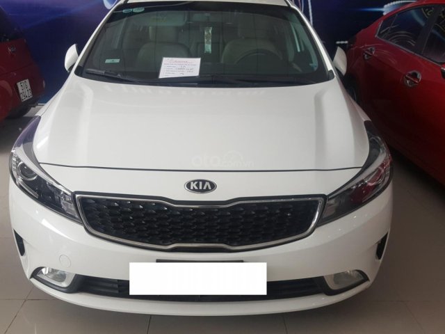 Bán Kia Cerato 1.6MT, màu trắng, đời 2017, xe gia đình ít đi