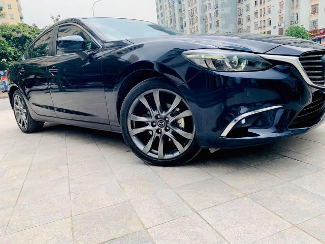 Cần bán xe Mazda 6 premium 2017, màu xanh lam, giá tốt