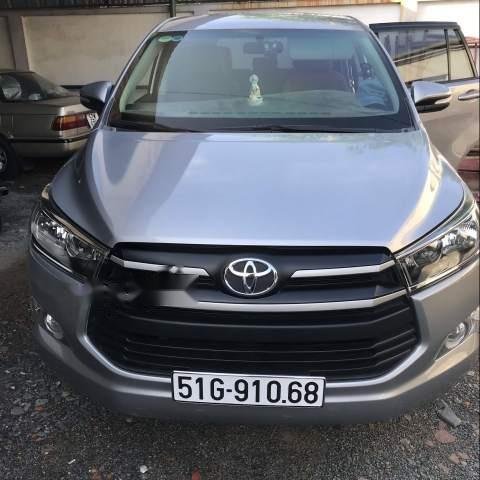 Bán xe Toyota Innova đời 2017, màu bạc còn mới, giá chỉ 660 triệu