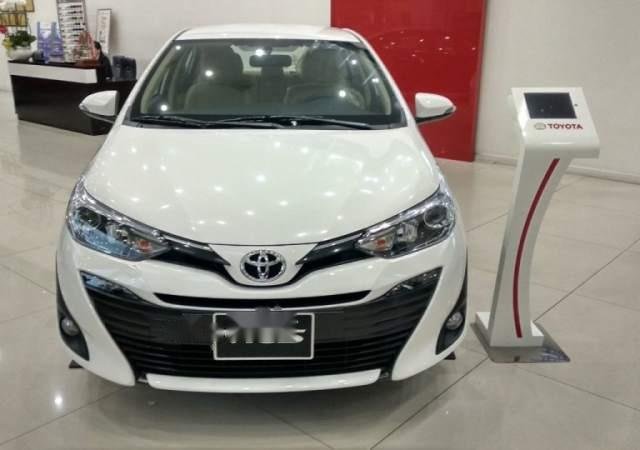 Cần bán xe Toyota Vios năm 2019, màu trắng0