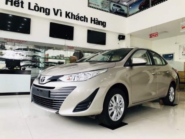 Cần bán xe Toyota Vios đời 2019, màu vàng0