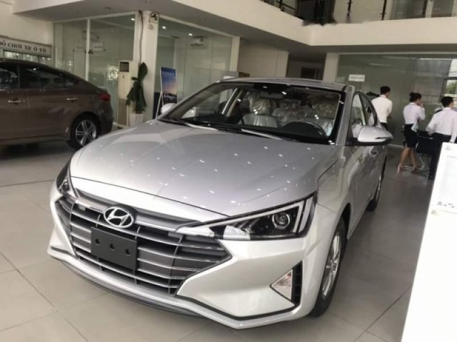 Bán Hyundai Elantra 1.6 AT 2019, màu bạc, nhập khẩu