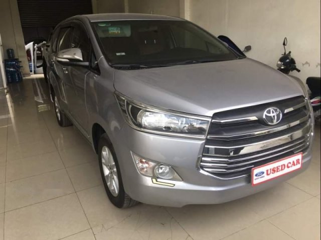 Bán Toyota Innova năm 2017, màu bạc giá cạnh tranh