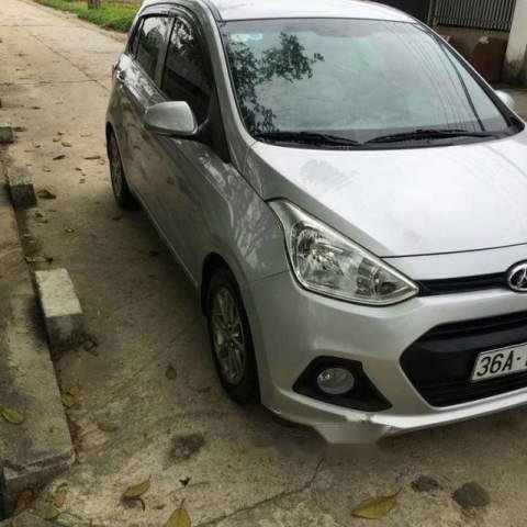 Bán ô tô Hyundai Grand i10 sản xuất năm 2015, màu bạc, nhập khẩu