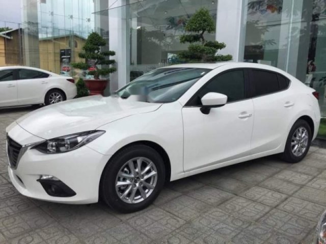 Bán Mazda 3 1.5AT đời 2016, màu trắng, nhập khẩu  0