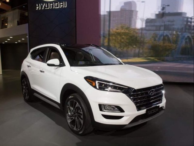 Bán Hyundai Tucson sản xuất 2019, màu trắng, giá tốt