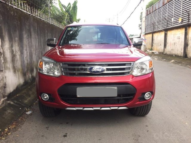 Cần bán xe Ford Everest 2014 tự động dầu màu đỏ