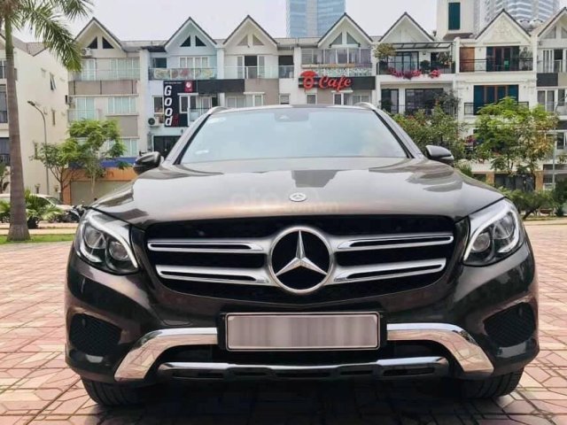 Bán ô tô Mercedes GLC 250 đời 2017, màu nâu, nhập khẩu