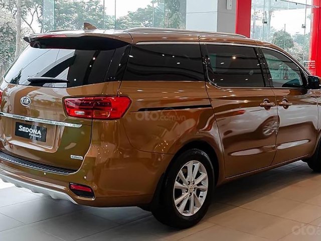 Cần bán xe Kia Sedona Platinum D năm sản xuất 2019