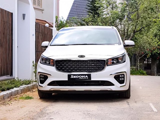 Bán Kia Sedona Platinum G đời 2019, màu trắng