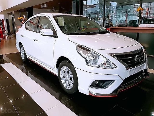 Bán Nissan Sunny XT Premium 2019, màu trắng giá tốt