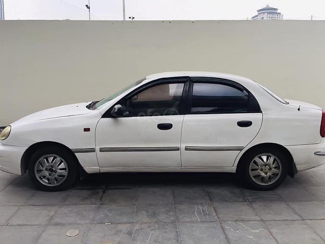 Cần bán Daewoo Lanos năm sản xuất 2001, màu trắng