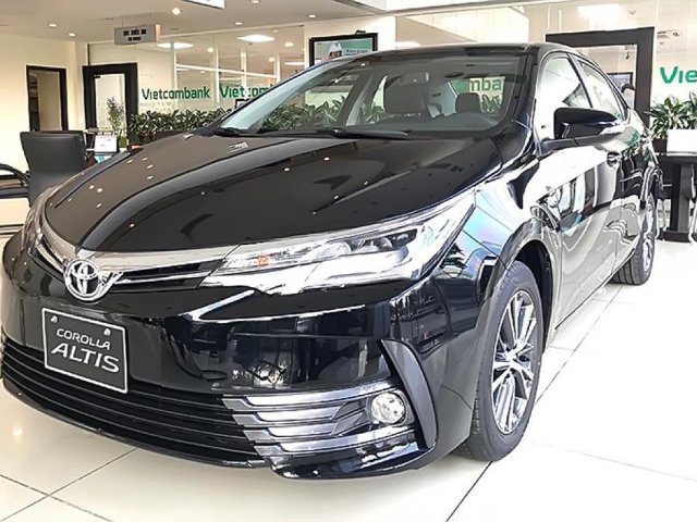 Cần bán xe Toyota Corolla Altis đời 2019, màu đen, giá tốt0