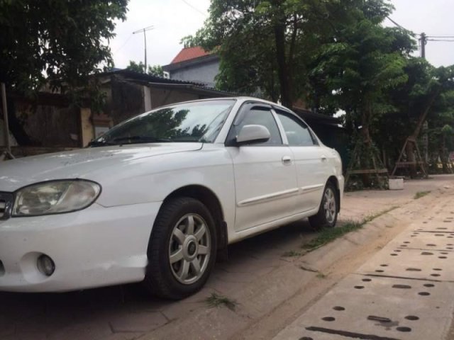 Bán Kia Spectra sản xuất năm 2005, màu trắng, giá chỉ 120 triệu