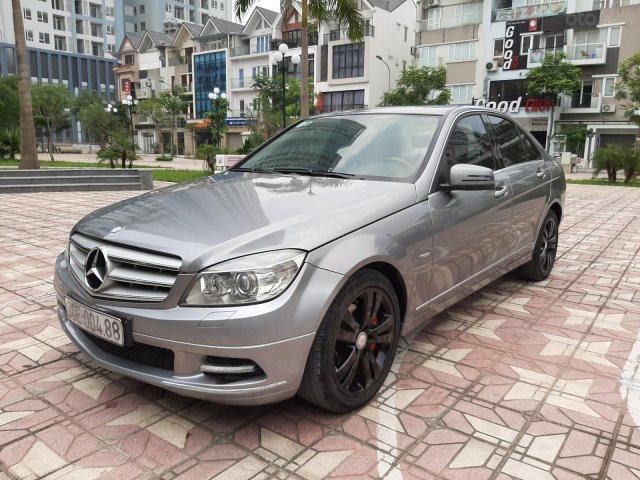 Cần bán xe Mercedes C200 đời 2010, màu xám (ghi), giá 520tr