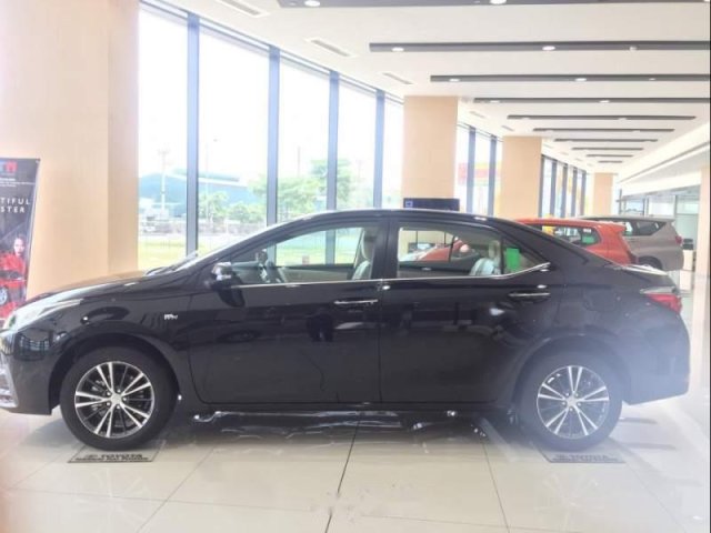 Bán xe Toyota Corolla altis sản xuất năm 2018, màu đen số tự động0