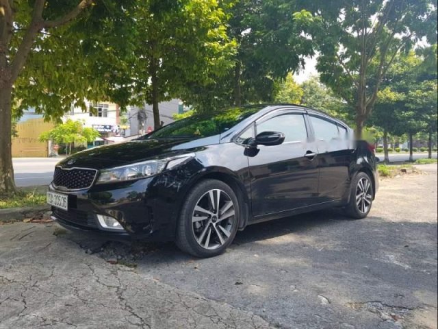 Cần bán Kia Cerato năm 2018, màu đen, nhập khẩu