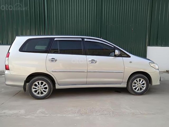 Bán Toyota Innova 2.0E sản xuất năm 2014, màu bạc