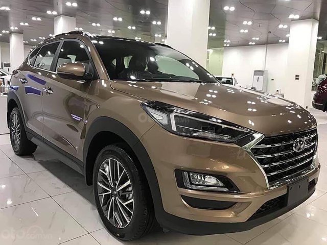 Bán xe Hyundai Tucson đời 2019, màu nâu, giá tốt