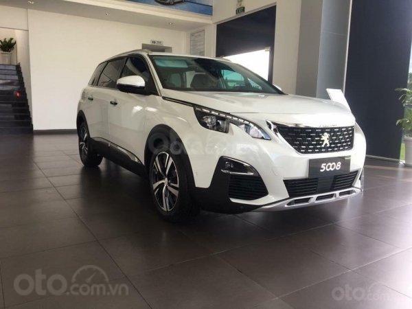 Bán Peugeot 5008 AT 1.6 năm 2019, màu trắng