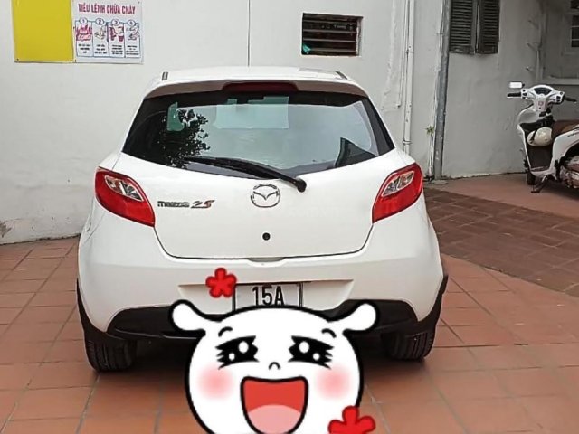 Cần bán Mazda 2 năm sản xuất 2014, màu trắng, nhập khẩu