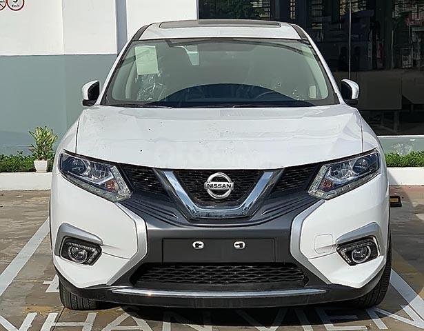 Cần bán xe Nissan X trail V 2.5 SV Luxury 4WD đời 2018, màu trắng