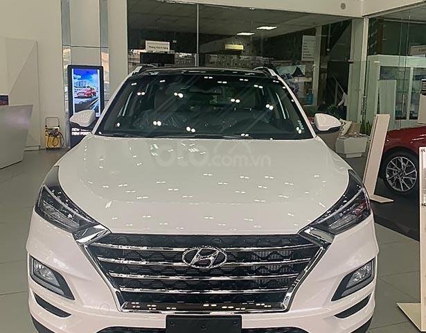 Bán xe Hyundai Tucson 2.0 AT CRDi sản xuất 2019, màu trắng0