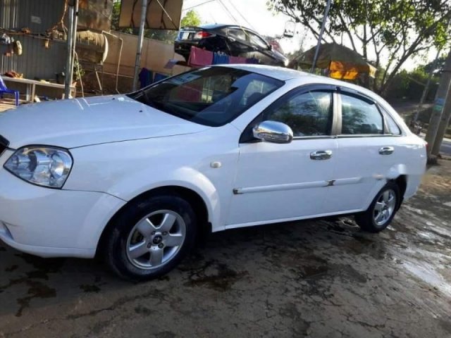 Cần bán xe Chevrolet Lacetti đời 2009, màu trắng, giá 183tr