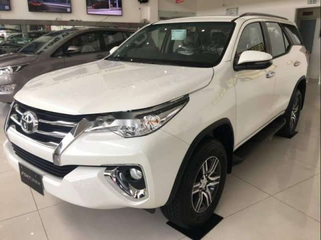 Bán xe Toyota Fortuner đời 2019, màu trắng, nhập khẩu