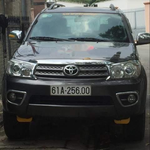 Bán Toyota Fortuner sản xuất năm 2010, màu xám, giá chỉ 650 triệu0