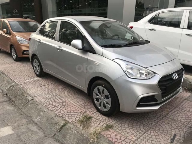 Bán Hyundai Grand i10 MT sedan bạc nhận xe ngay chỉ với 120tr, hỗ trợ đăng ký Grab, LH 09031753120